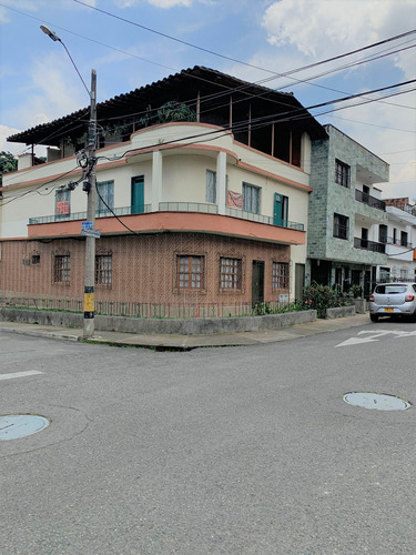 Casa De Dos Niveles En Venta Belén Miravalle Medellín Antioquia