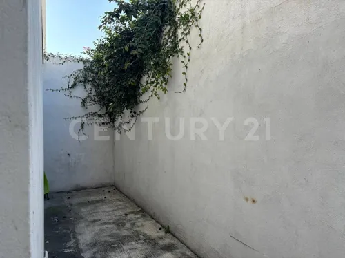 Casa En Venta En Fracc. Los Castaños Apodaca