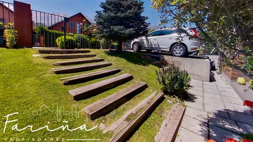 Casa En Venta De 4 Dorm. En Peñalolén