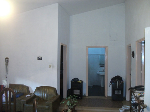 Chalet Amplio Y De Buena Construcion