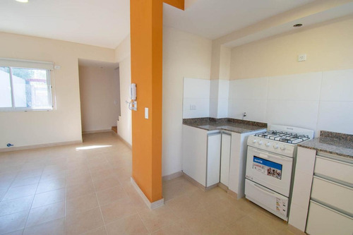 Imagen 16 de 30 de Duplex Tipo Casa Venta -165 Mts 2 Terreno-cochera - Berisso