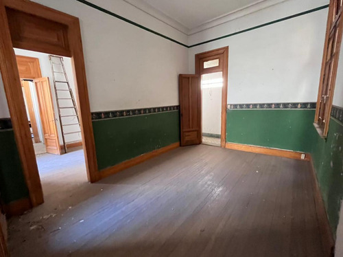 Venta Departamento De Época Con 6 Dormitorios Y 282m2 A Usd 640 Por M2 En Microcentro Rosario