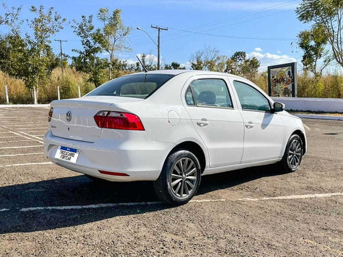 Imagem 4 de 14 de Volkswagen Novo Voyage 1.0 2015