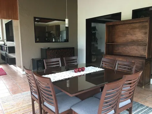 Casa En Venta. En Calle Cerrada En Club De Golf Tequisquiapan, Con Vista Al Campo De Golf