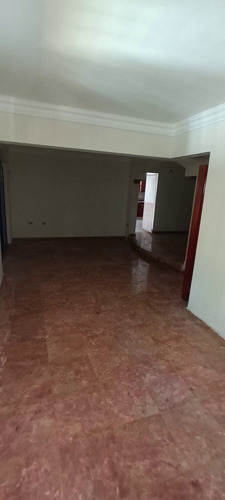 Casa De Esquina En La Castellana En Venta