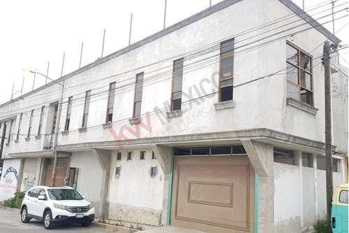 Imagen 4 de 18 de Casa Con Local Comercial En Planta Baja