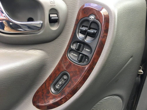 Imagem 9 de 15 de Chrysler Grand Caravan 3.3 Limited 4x2 V6 12v Gasolina 4p