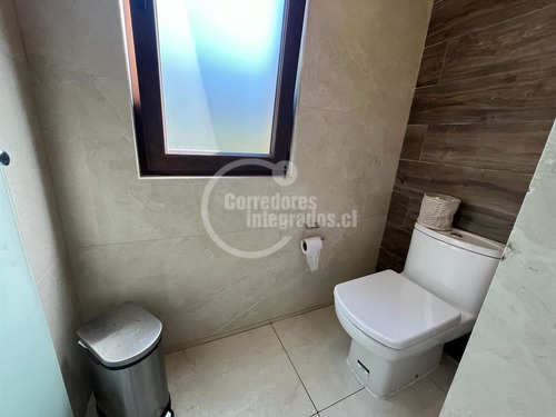 Casa En Venta De 6 Dorm. En Santo Domingo
