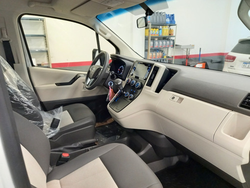 Imagen 12 de 15 de Toyota Hiace 2.8 Tdi Commuter 6at 14a Ideal Para Tu Empresa