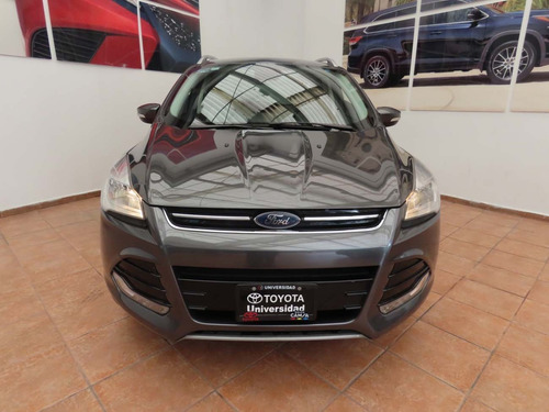 Imagen 8 de 11 de Ford Escape 2.0 Titanium Ecoboost At 2016 Gris