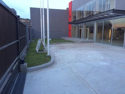 Imagen 20 de 20 de Galpon Con Oficinas Y Vestuarios