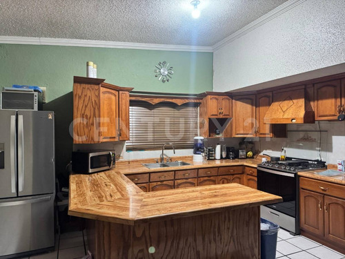 - Se Vende Casa En Calle Chapultepec En Cd. Cuauhtemoc, Chih.