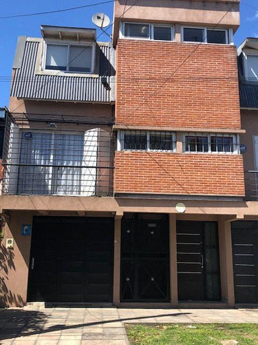 Triplex En Venta En Lanus Oeste