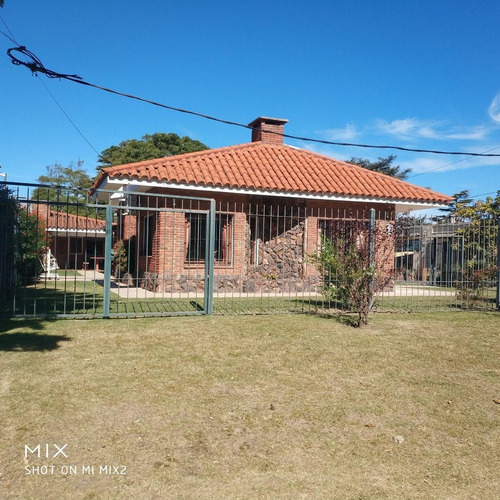 Imagen 20 de 20 de Excepcional! Chalet 3 Dormitorios Y Demás En Excelente Condiciones
