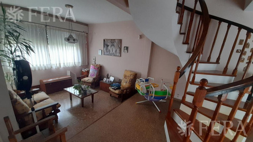 Imagen 1 de 15 de Venta Casa De 4 Ambientes Con Jardín, Cochera, Balcón Y Patio En Quilmes Oeste (30947)