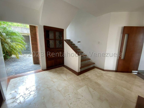 Casa Remodelada En Venta Alto Hatillo 551 Mtrs2