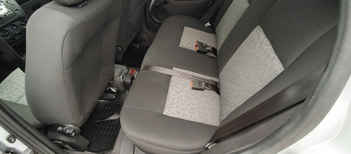 Imagen 18 de 25 de Ford Fiesta Max One Ambiente Plus Año 2012
