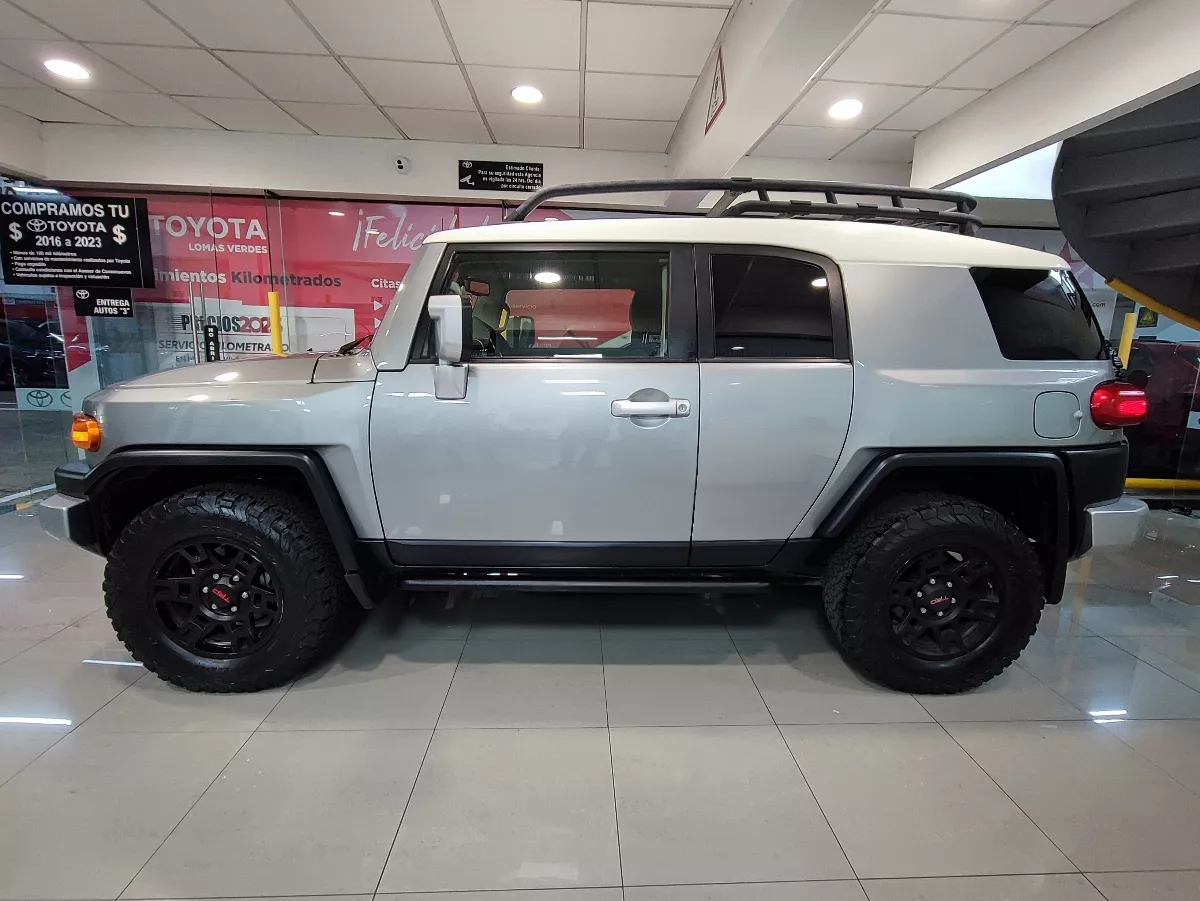 Toyota Fj Cruiser 3p Premium Aa Ee Ra Abs 4x4 At