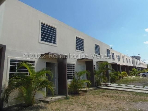 Marielena Zambrano Rentahouse Ofrece En Venta Casa Dúplex , Obra Gris, Ubicada En La Urb Terrazas De La Ensenada. #mzr