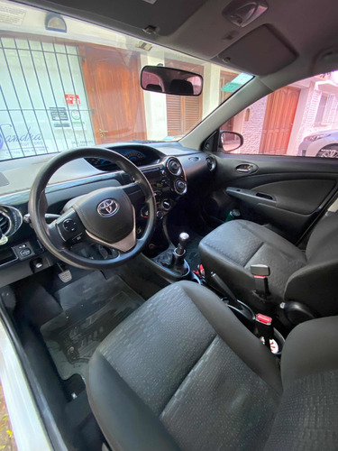 Toyota Etios 2015 1.5 Xs 5 P
