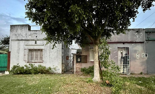 Imagen 1 de 11 de Casa + Depto A Refaccionar