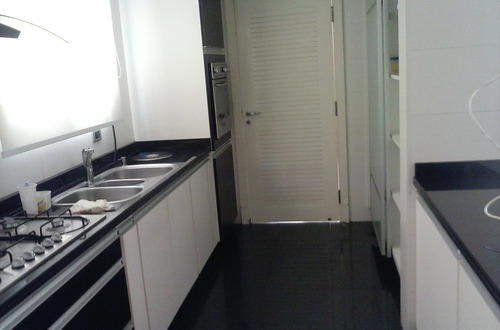 Sobrado Com 3 Dormitórios À Venda, 280 M² Por R$ 2.100.000,00 - Vila Carrão - São Paulo/sp - So0009