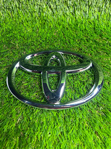 Emblema De Parrilla Original Toyota Fortuner