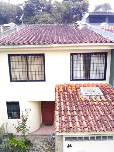 Casa Townhouse En Lomas De Monteclaro 