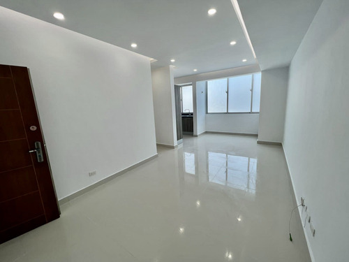 Apartamento Recien Remodelado En Venta En Renacimiento