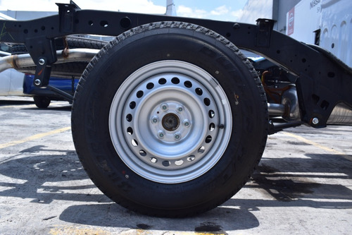 Imagen 6 de 11 de Nissan Np300 Chasis T/m