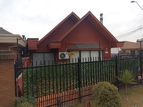 Casa En Venta De 4 Dorm. En Curicó