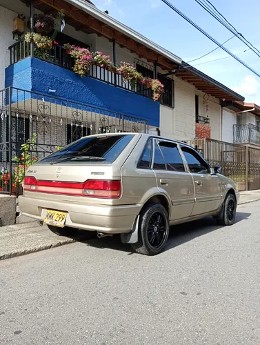 Mazda 323 1.3 Hs