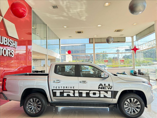 Mitsubishi Triton 2.4 BITURBO DIESEL CD HPE-S 4X4 AUTOMÁTICO