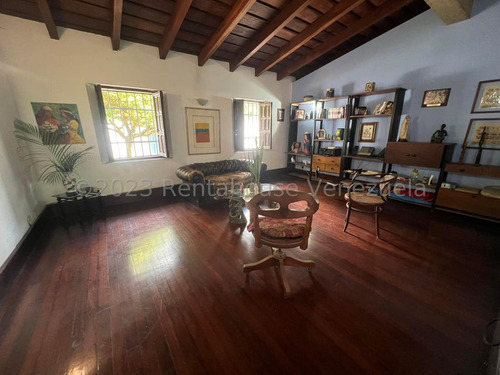 Linda Casa Al Estilo Colonial En Venta En Prados Del Este Yf