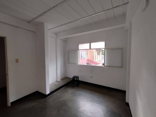 Imagen 3 de 4 de Cc En Alquiler Apartamento Ubicado En Barrio Obrero