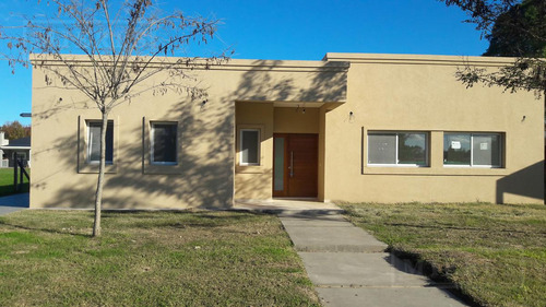 Casa En Alquiler Anual En San Matias Área 2