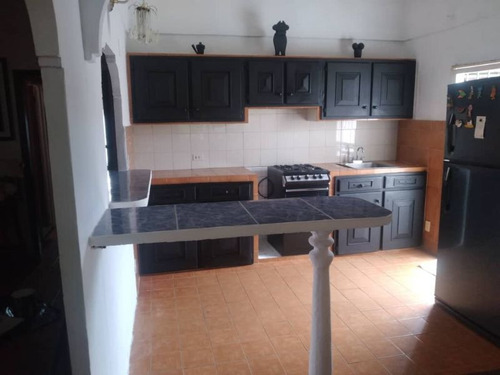 Imagen 4 de 10 de Se Vende Casa En Fundacion Valencia Flor Amarillo