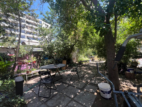 Casa Patronal Con Amplio Terreno A Tres Cuadras Del Metro