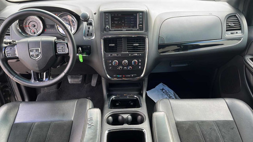 Imagen 4 de 15 de Dodge Grand Caravan Americana