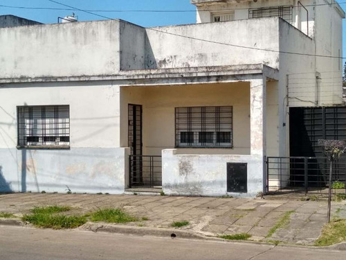 Casa En Venta En Moron Sur
