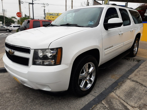 Imagen 1 de 14 de 2011 Chevrolet Suburban Lt