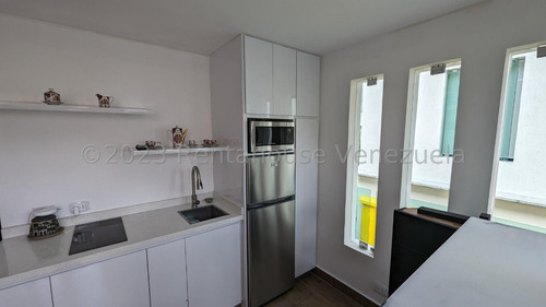 Ms: 24-3353 Vendemos Espectacular Y Nueva Casa En Loma Linda, El Hatillo. A=680m2, 4h, 5b, 11p.