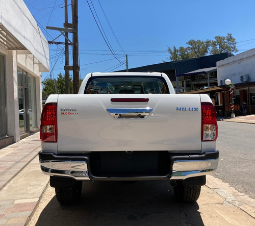 Imagen 5 de 15 de Toyota Hilux D/cabina 2.4 Tdi Sr 4x2 0km My2023