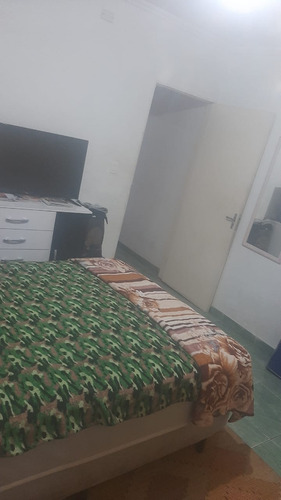 Casa 2 Quartos Cozinha Varanda Sem Garagem