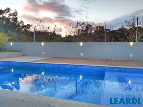 Imagem 2 de 9 de Casa Em Condomínio - Alphaville - Sp - 587381