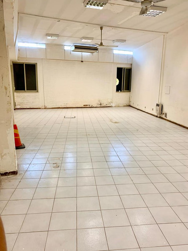 Cocucci Vende Excelente Galpón Con Oficinas