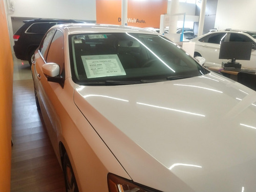 Imagen 11 de 11 de Jetta Mkvi Trendline Automatico Plata Blanco 2017