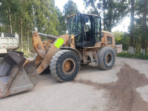 Imagem 1 de 7 de Pá Carregadeira Caterpillar 938k, Ano 2016