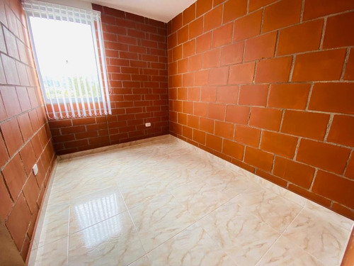 Imagen 8 de 11 de Se Vende Cómodo Apartamento, Tercer Piso Sin Ascensor