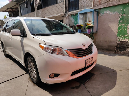 Toyota Sienna Xle At
